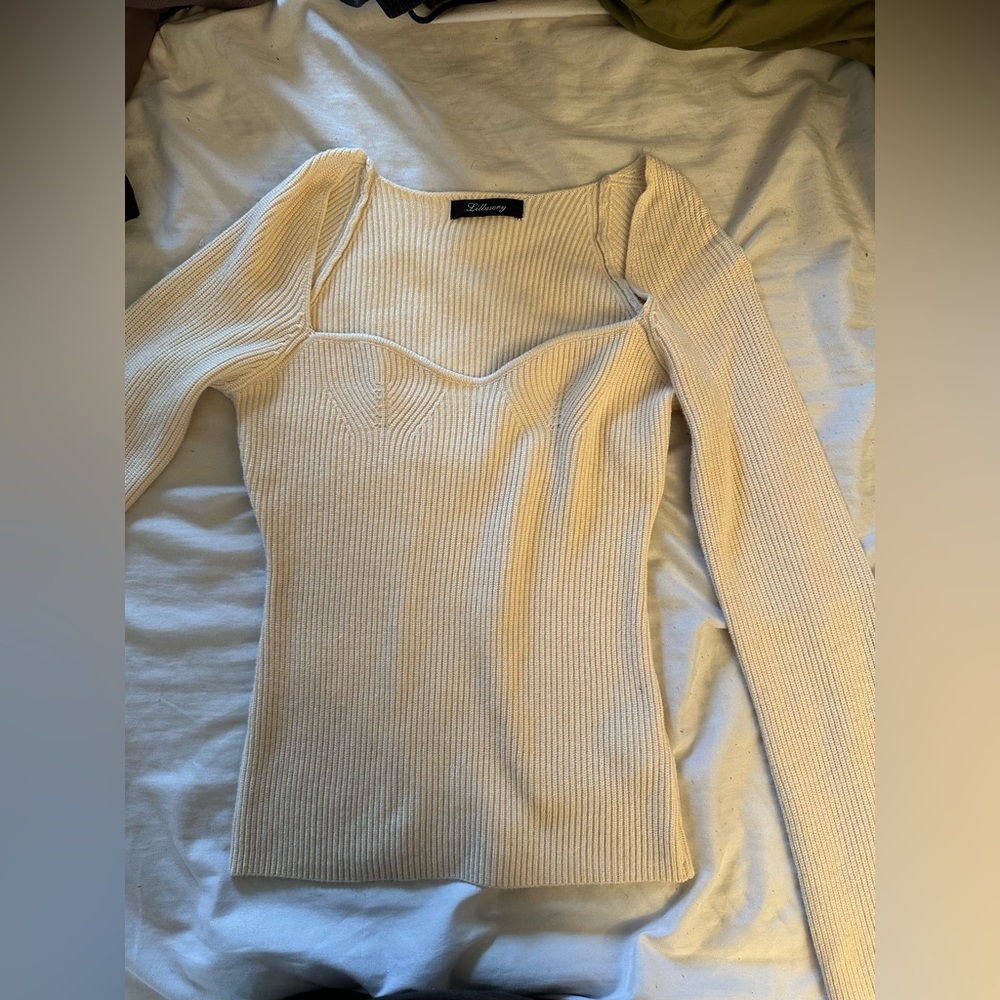 Cream Ribbed Sweetheart Sweater. Never worn NWOT